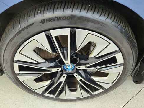 Used 2025 BMW i5 xDrive40 w/ Premium Package image 59