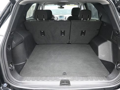 Used 2018 Chevrolet Equinox LT image 18