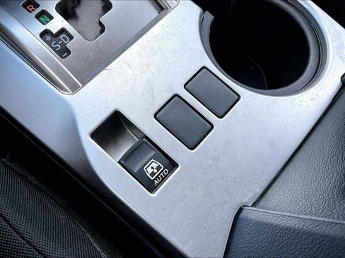 Used 2018 Toyota 4Runner SR5 image 31