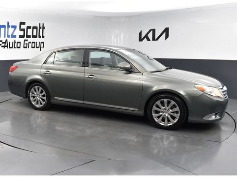 Used 2011 Toyota Avalon Limited FWD image 7
