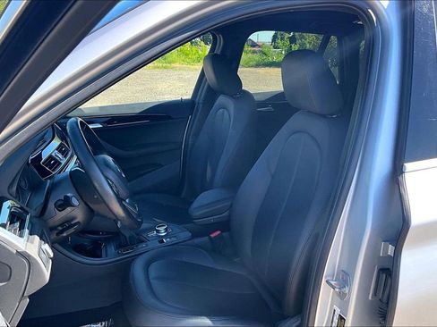 Used 2018 BMW X1 xDrive28i AWD/4WD image 9