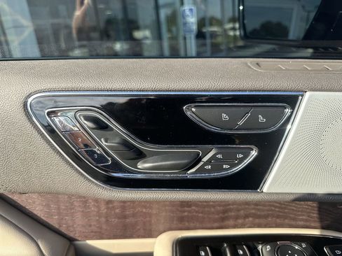 Used 2022 Lincoln Navigator L Reserve AWD/4WD image 14