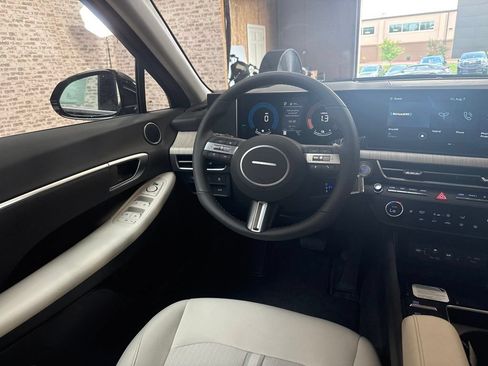 New 2026 Hyundai Sonata SEL FWD image 17