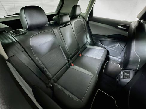 Used 2023 Volkswagen Taos SE w/ Panoramic Sunroof Package AWD/4WD image 26