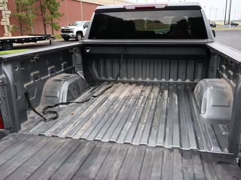 Used 2021 Chevrolet Silverado 1500 LT Trail Boss w/ LPO, Dark Essentials Package AWD/4WD image 25