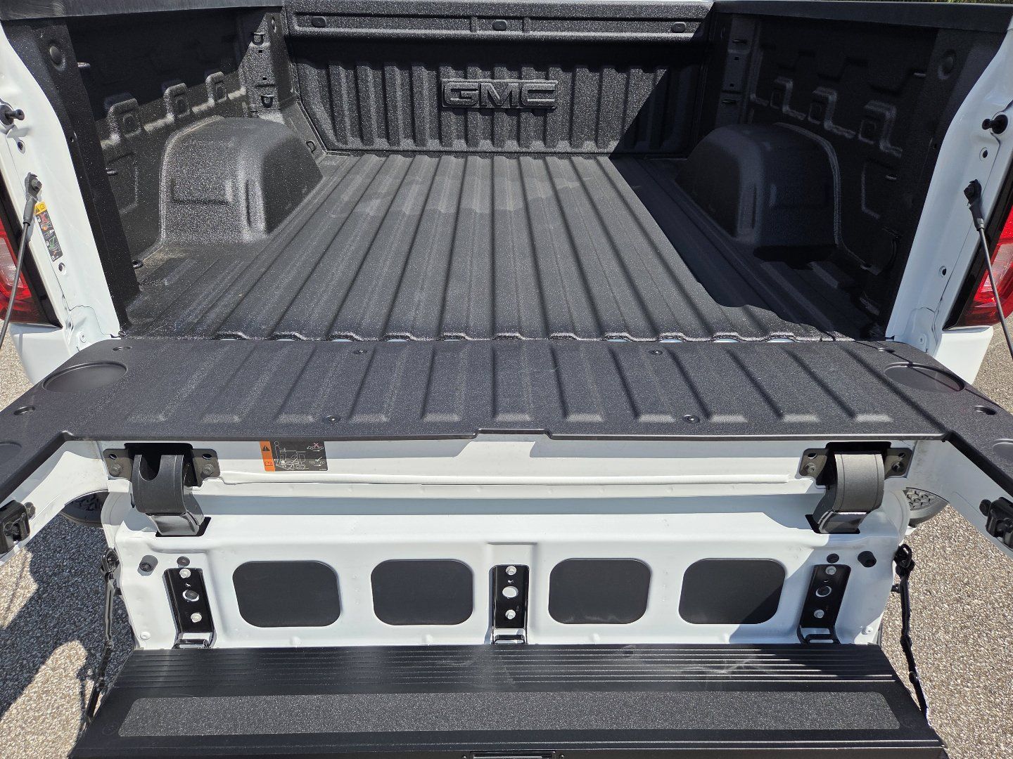 New 2026 GMC Sierra 1500 AT4 w/ AT4 Premium Package AWD/4WD image 24