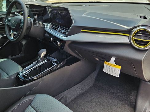 New 2026 Chevrolet Trax LT w/ Driver Confidence Package FWD image 27
