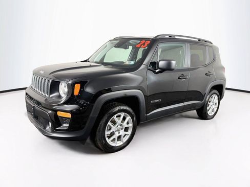 Used 2023 Jeep Renegade Latitude w/ Premium Group AWD/4WD image 7
