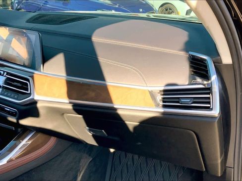 Used 2020 BMW X7 xDrive40i w/ Cold Weather Package image 17