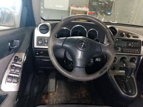 Used 2003 Toyota Matrix FWD image 33