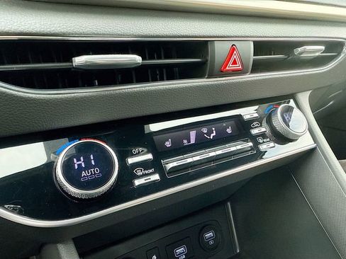 Used 2023 Hyundai Sonata SEL Plus image 17