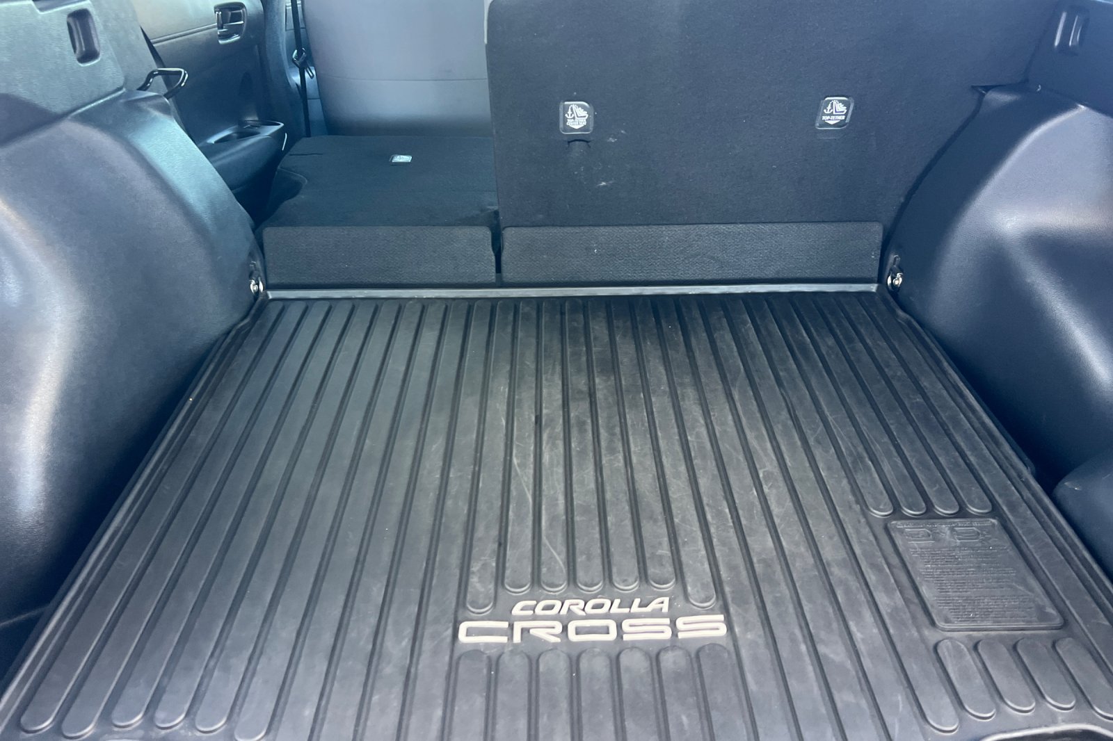 Certified 2024 Toyota Corolla Cross AWD Hybrid w/ Moonroof Package image 12