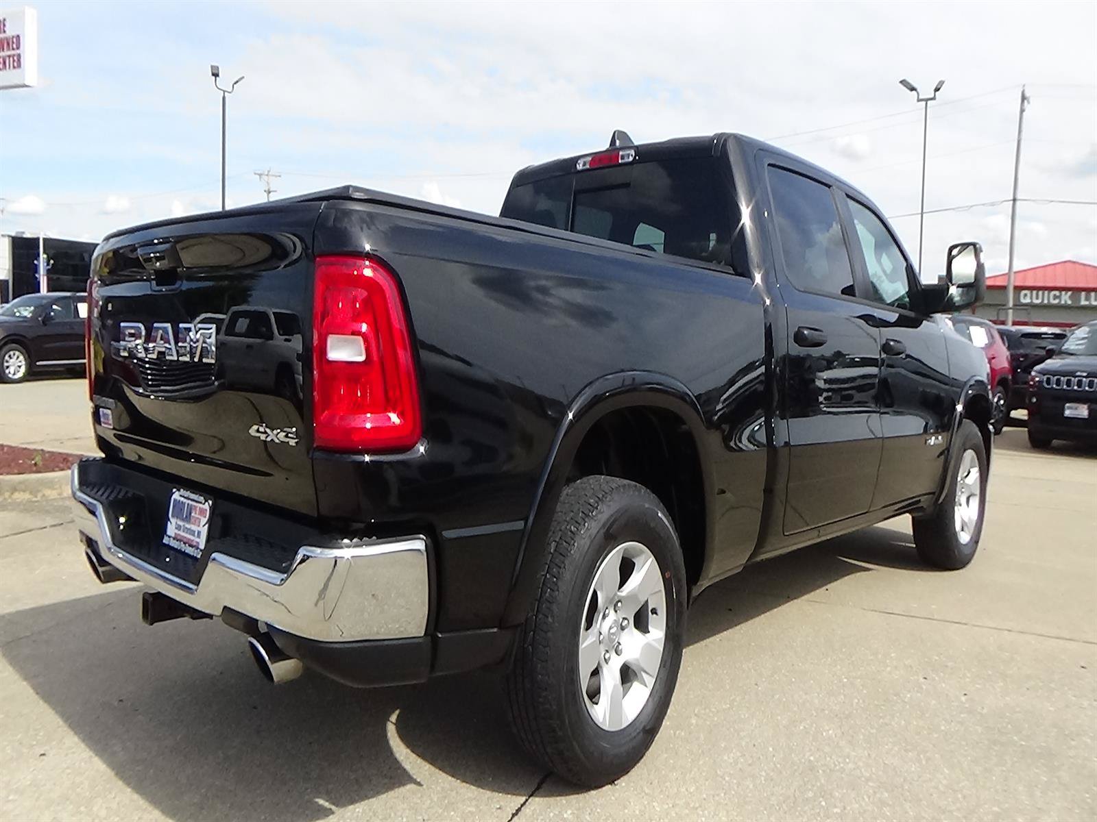 Used 2025 RAM 1500 Big Horn AWD/4WD image 6
