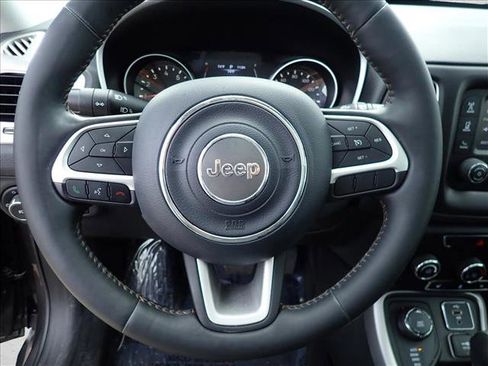 Used 2018 Jeep Compass Latitude w/ Cold Weather Group image 13