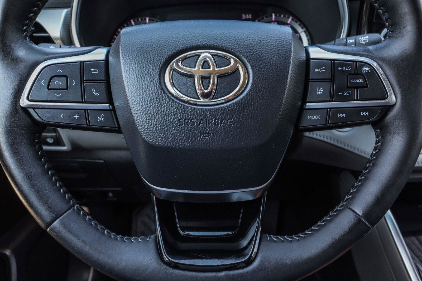 Used 2020 Toyota Highlander Platinum AWD/4WD image 18