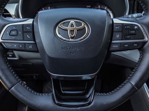 Used 2020 Toyota Highlander Platinum AWD/4WD image 18