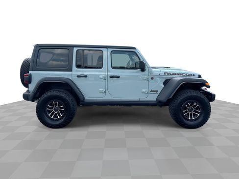Used 2024 Jeep Wrangler Unlimited Rubicon w/ XTREMEE 35" Tire Package image 9