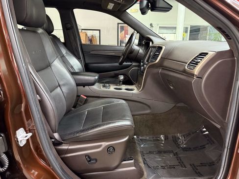 Used 2014 Jeep Grand Cherokee Summit AWD/4WD image 17