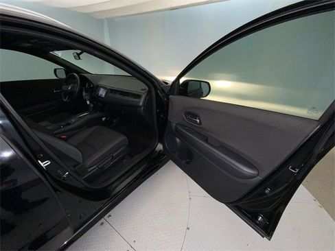 Used 2021 Honda HR-V Sport image 23