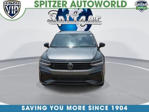 Used 2024 Volkswagen Tiguan SE R-Line AWD/4WD image 4