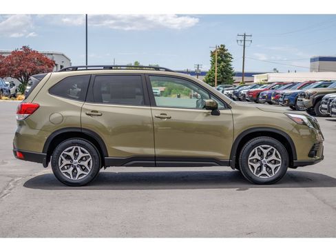 Certified 2024 Subaru Forester Premium AWD/4WD image 2