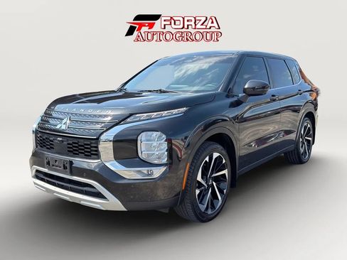Used 2023 Mitsubishi Outlander SE FWD image 3