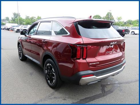 Used 2024 Kia Sorento S w/ Panoramic Sunroof Package AWD/4WD image 5
