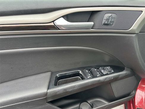 Used 2014 Ford Fusion SE w/ Equipment Group 202A image 15