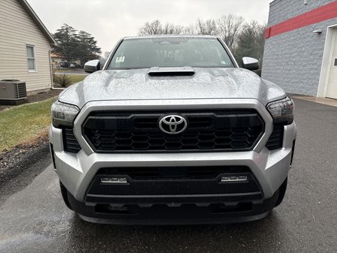 Used 2024 Toyota Tacoma TRD Sport image 8
