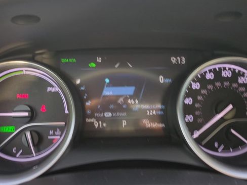 Used 2024 Toyota Camry XLE FWD image 21