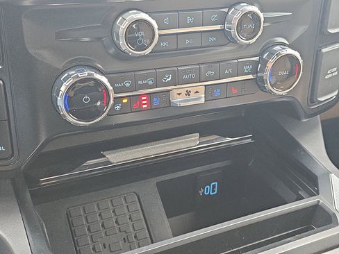 Used 2024 Ford F250 Lariat w/ Lariat Ultimate Package image 19