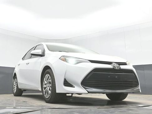 Used 2017 Toyota Corolla LE image 27