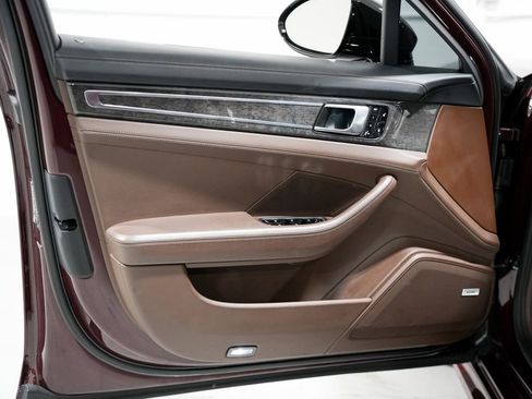 Used 2018 Porsche Panamera Turbo image 35