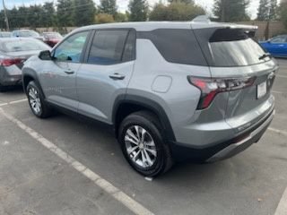Used 2025 Chevrolet Equinox LT FWD image 7