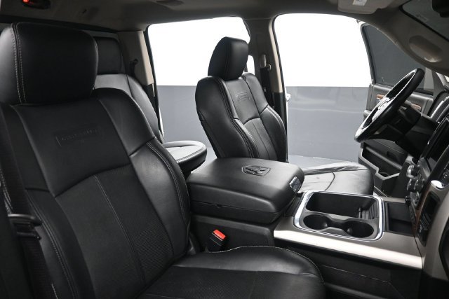 Used 2018 RAM 1500 Laramie w/ Convenience Group AWD/4WD image 30