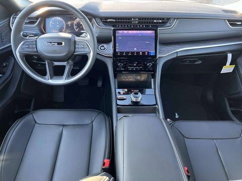 New 2025 Jeep Grand Cherokee L Limited w/ Black Appearance Package image 6