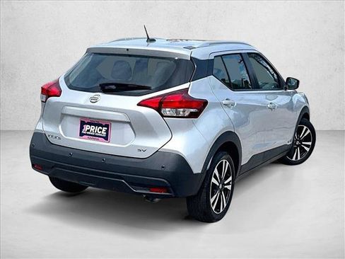 Used 2020 Nissan Kicks SV FWD image 2
