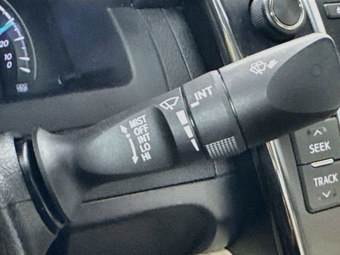 Used 2013 Toyota Camry LE FWD image 13