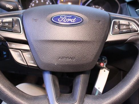 Used 2018 Ford Focus SE image 18