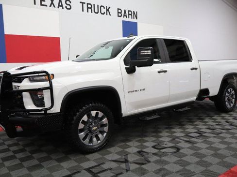 Used 2022 Chevrolet Silverado 2500 Custom w/ Custom Value Package AWD/4WD image 2