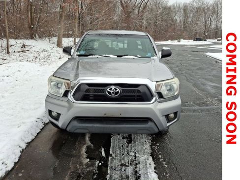 Used 2015 Toyota Tacoma 2WD Access Cab image 2