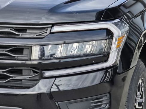 Used 2023 Ford Expedition Max XLT image 40