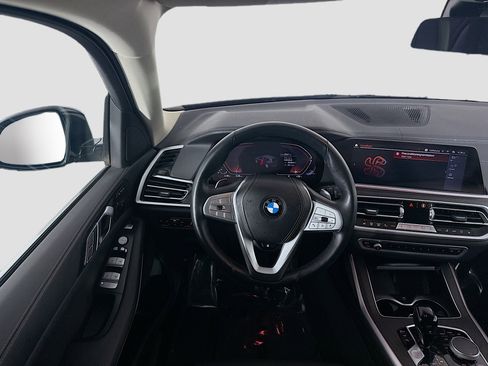 Used 2022 BMW X7 xDrive40i w/ Parking Assistance Package image 17