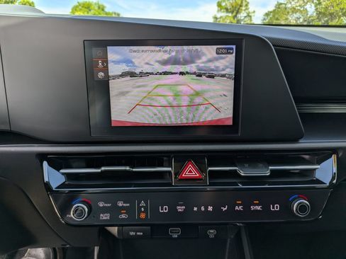 Certified 2025 Kia Niro LX FWD image 23