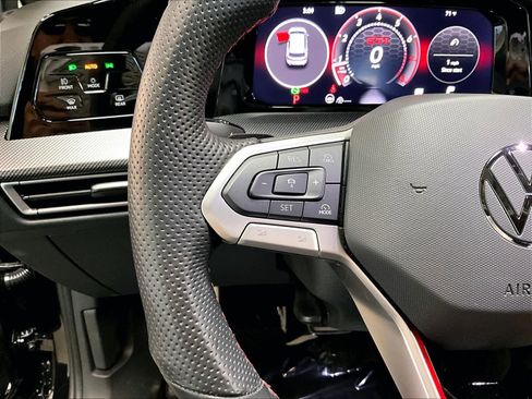 Used 2025 Volkswagen GTI SE FWD image 20