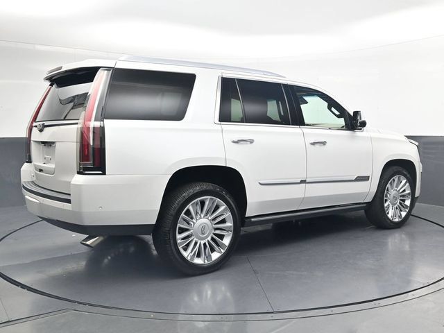 Used 2017 Cadillac Escalade Platinum AWD/4WD image 4
