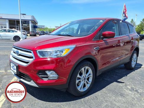 Used 2019 Ford Escape SE FWD image 3