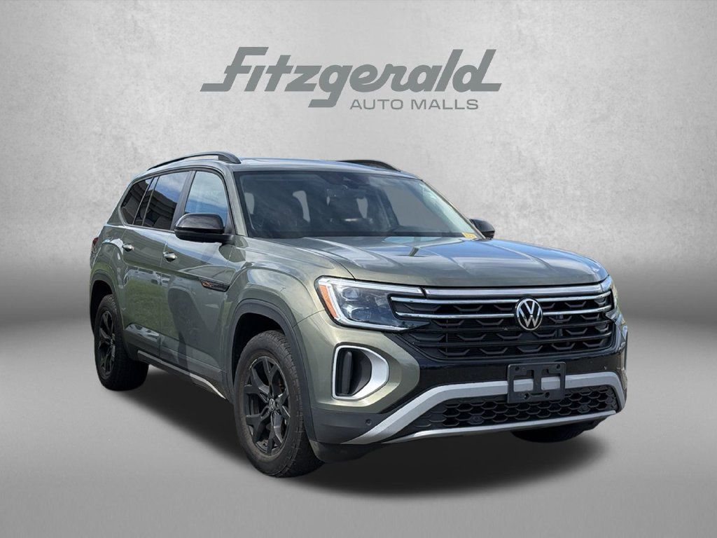 Used 2024 Volkswagen Atlas Peak Edition SE AWD/4WD image 8