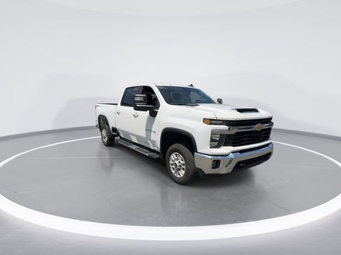 Used 2025 Chevrolet Silverado 2500 LT w/ Convenience Package AWD/4WD image 2