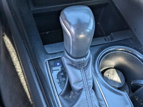 Used 2019 Toyota Camry LE image 28